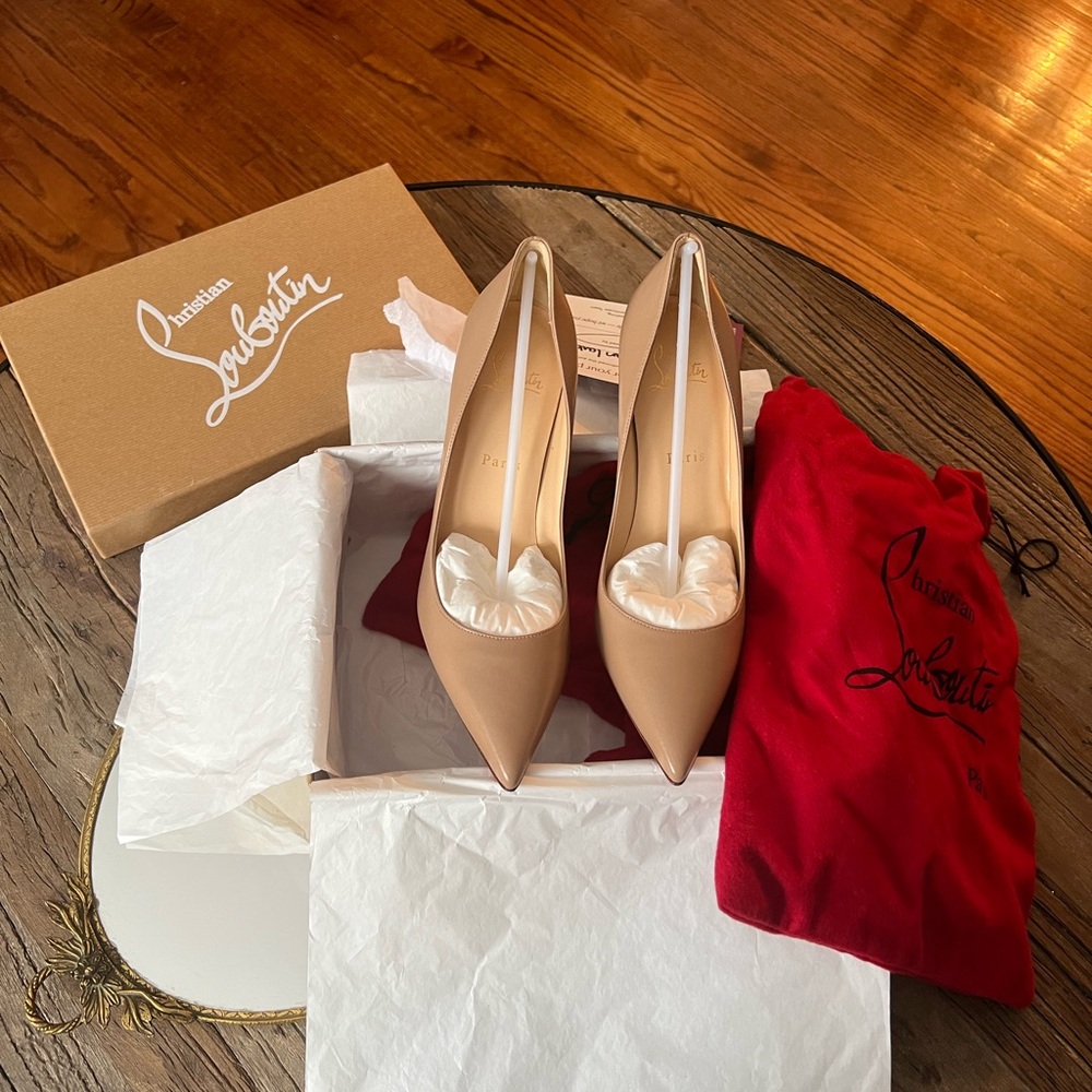 New Christian Louboutin Apostrophy pumps. - Picture 2 of 7